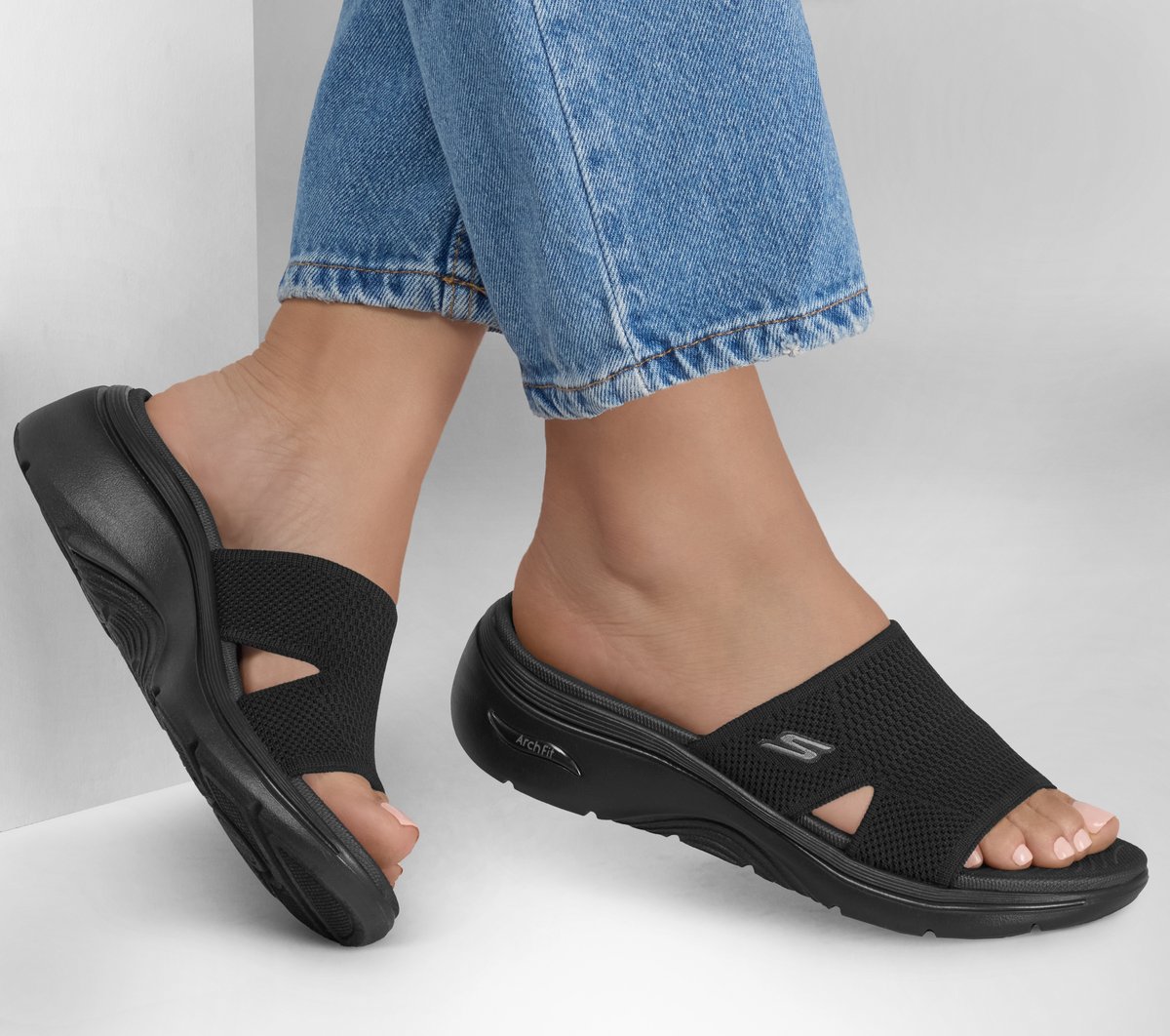 GO WALK Arch Fit 2.0 Sandal - Dakota | Skechers Women