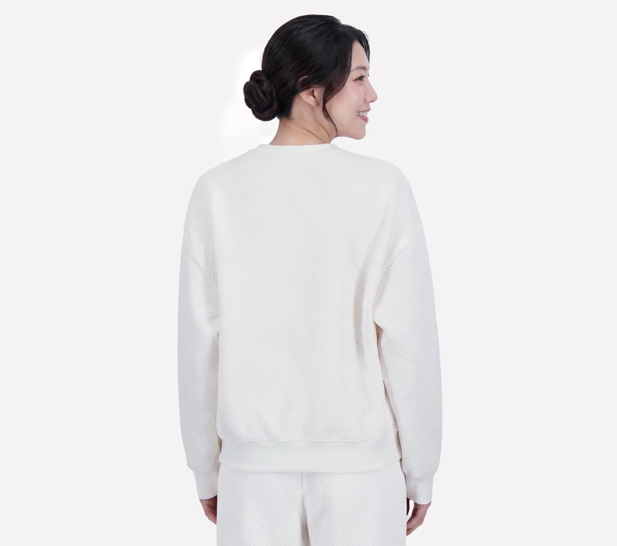 Downtown Cozy Fit Long Sleeve Crew | Skechers Women