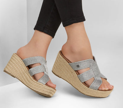 Martha Stewart: Iris - Unstoppable | Skechers Women