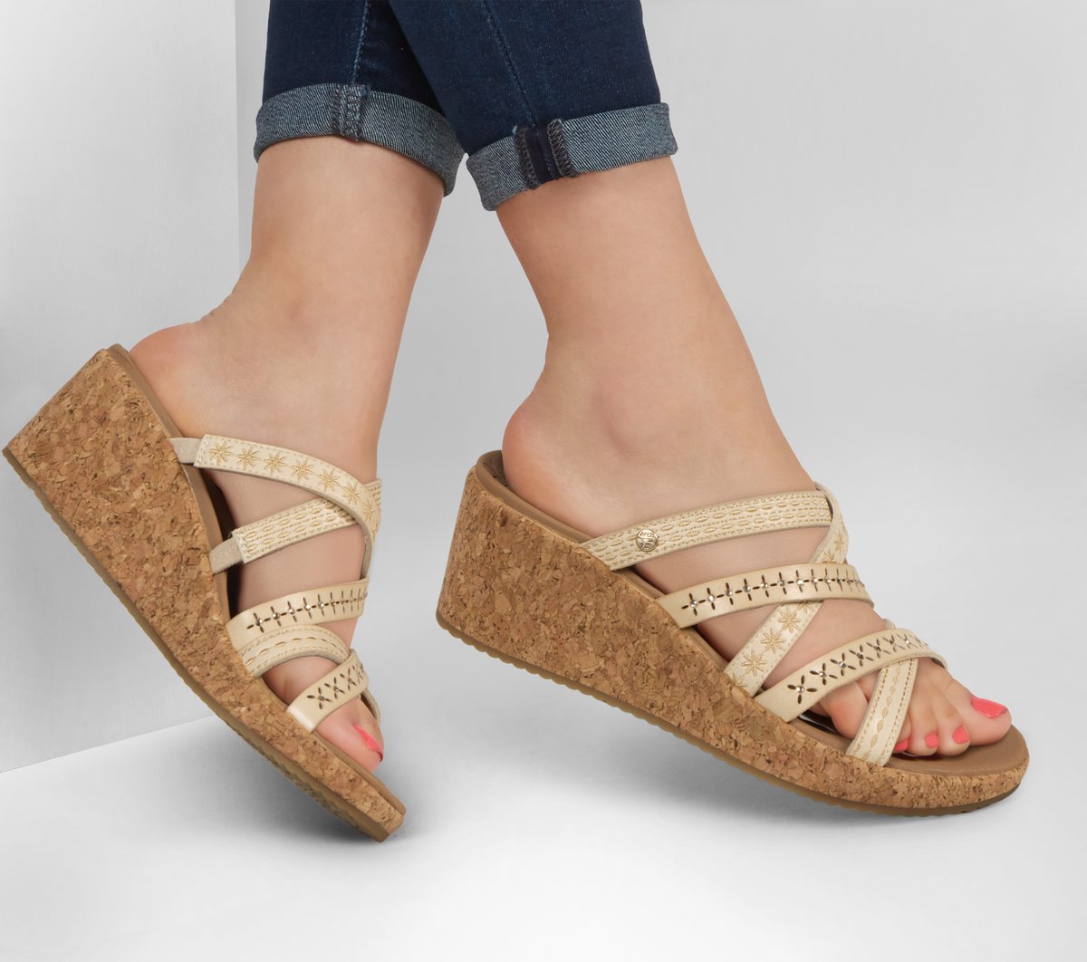Arch Fit Beverlee 2.0 - Tigger Posse 2.0 | Skechers Women