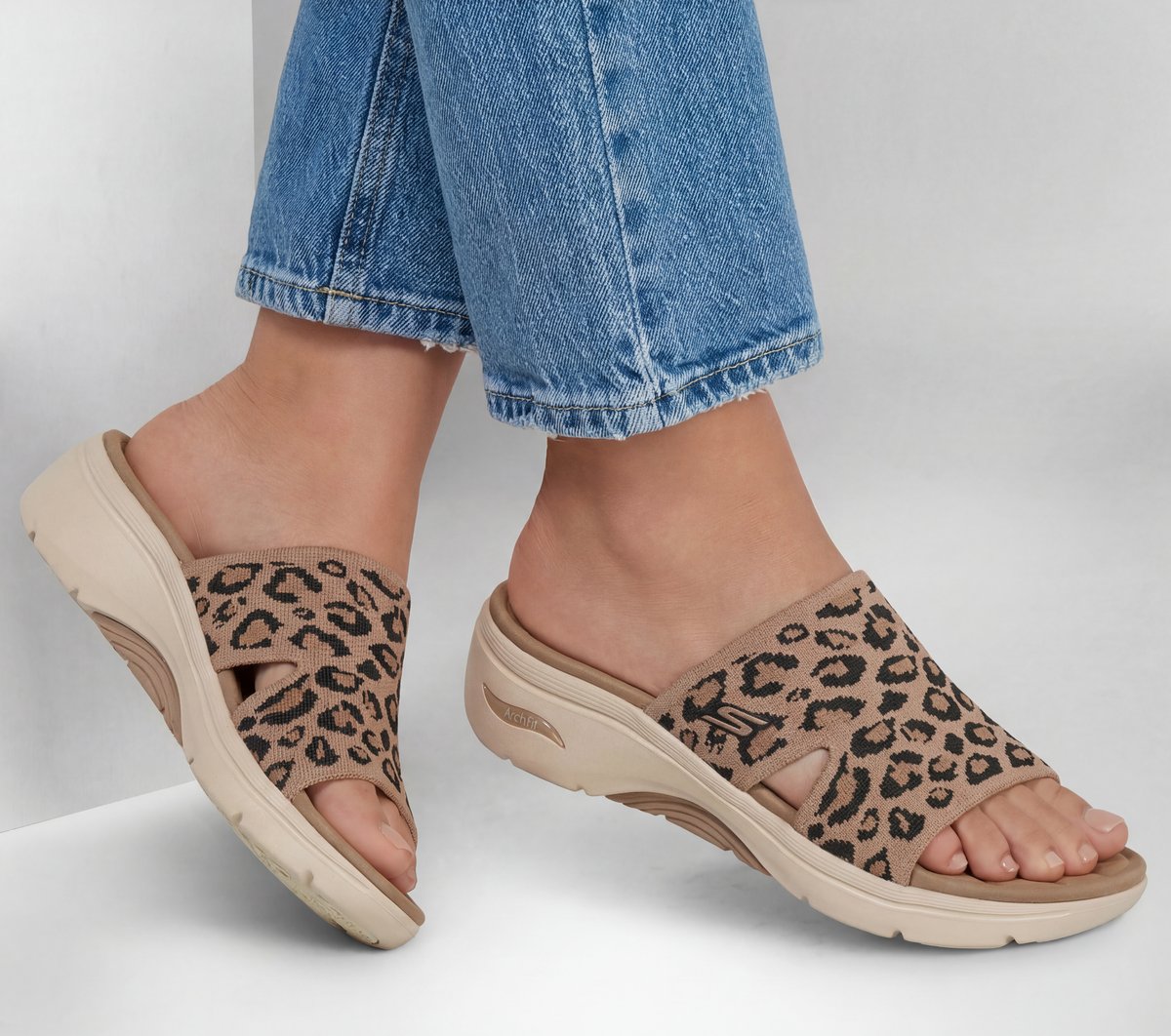 GO WALK Arch Fit 2.0 Sandal - Remi | Skechers Women