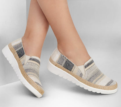 BOBS Flexpadrille HI - Serene Heights | Skechers Women